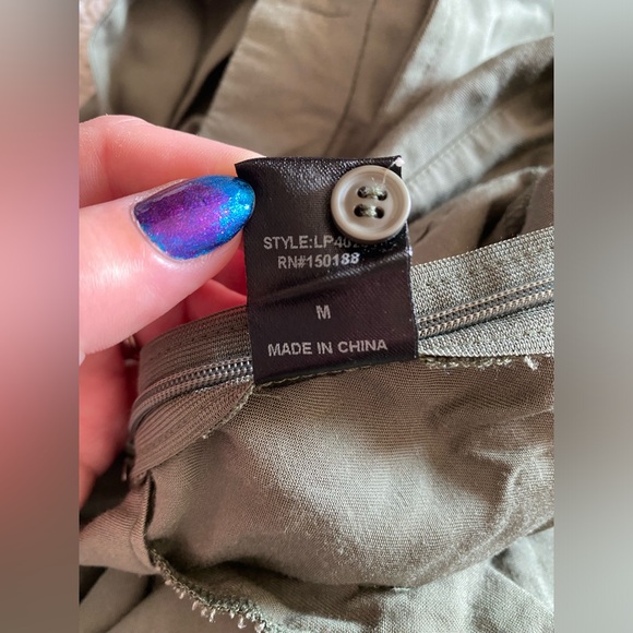 Sage green overalls jumpsuit fairycore embroidered ๐ง๐ปโโ๏ธ๐ฑ - Picture 8 of 8